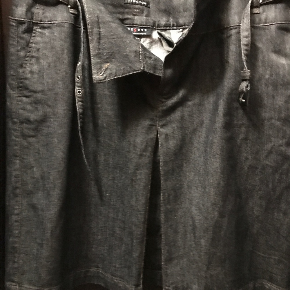 Jean skirt with pleat and side pockets